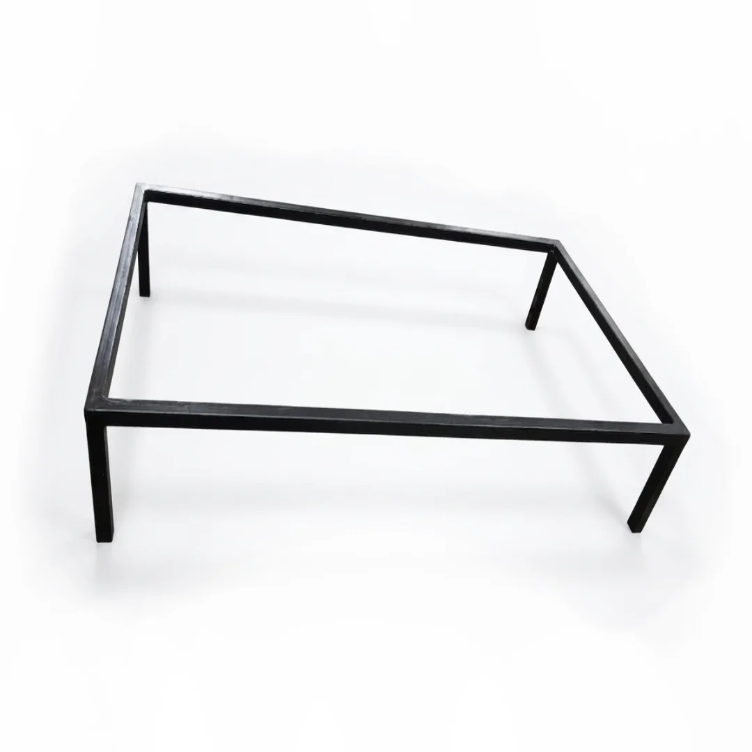 Marco rectangular con patas · fierro pintado alta temperatura
