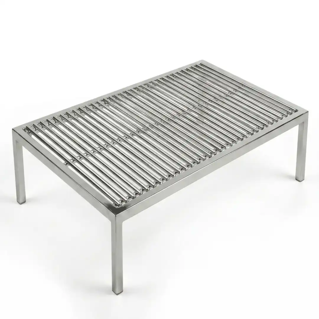 Marco rectangular inclinado con parrillas barra redonda · inox