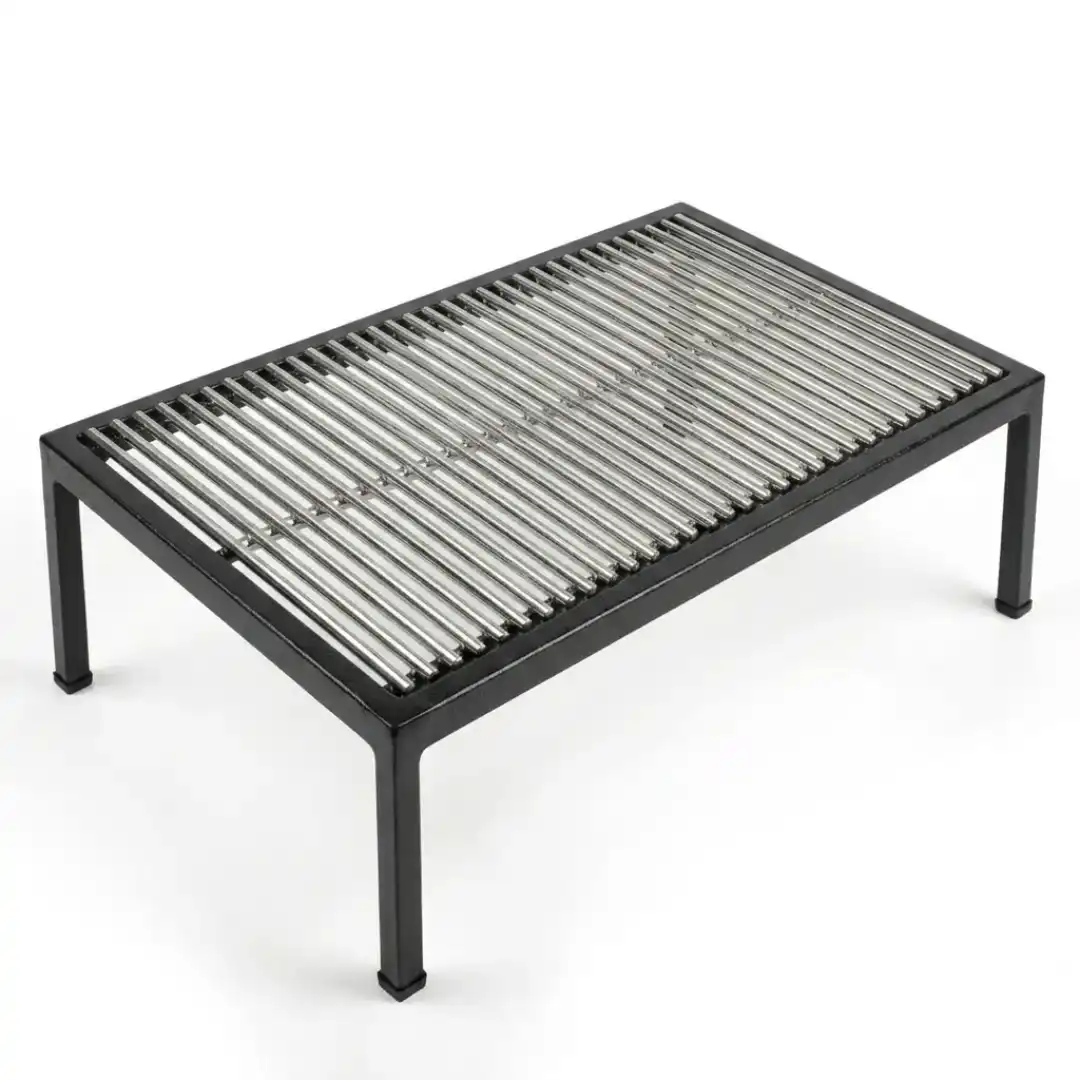 Marco rectangular inclinado con parrillas barra redonda · fierro